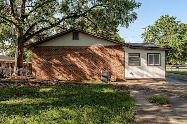 2131 Reedale Ave, Augusta, GA 30906 - view of side of property with brick siding and crawl space