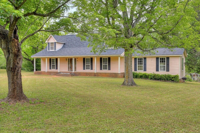 view of front of house featuring a porch and a front lawn