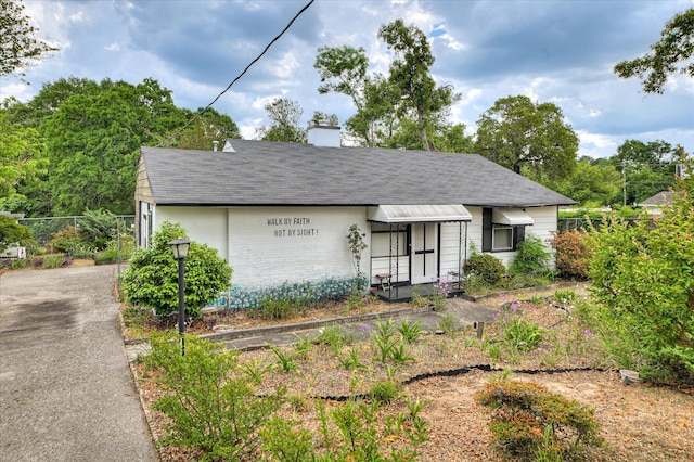 2454 Ridge Rd, Augusta, GA 30906 - view of front facade with a chimney and fence