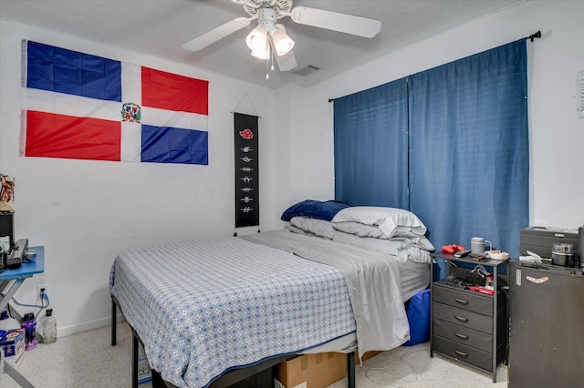 bedroom with ceiling fan