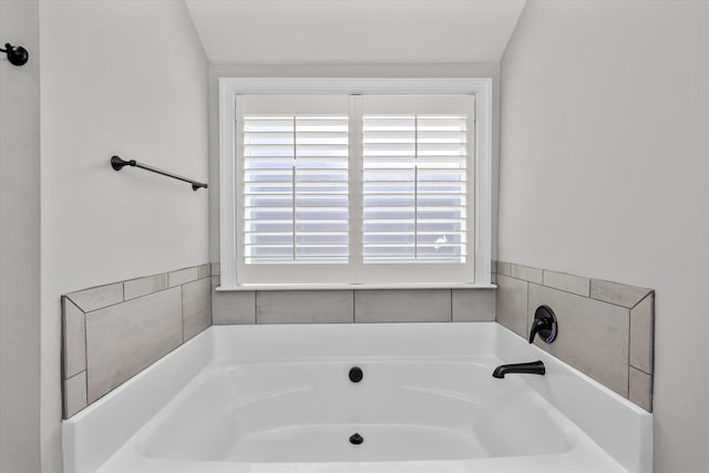 751 Bancroft Dr, Grovetown, GA 30813 - bathroom with a bath