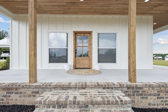 1513 Paris Ave, Swainsboro, GA 30401 - entrance to property featuring a porch