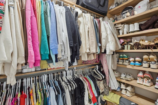 1513 Paris Ave, Swainsboro, GA 30401 - view of spacious closet