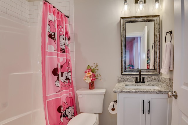 635 River Oaks Ln, Evans, GA 30809 - full bathroom featuring vanity and shower / bath combo