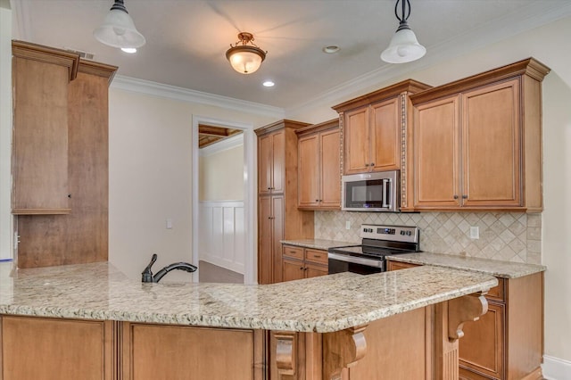 kitchen featuring decorative light fixtures, kitchen peninsula, backsplash, and appliances with stainless steel finishes