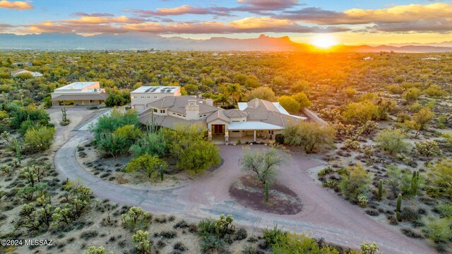 view of aerial view at dusk