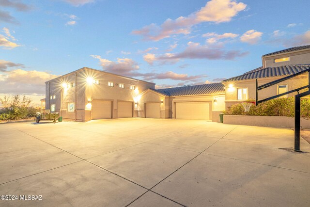 view of front facade with a garage