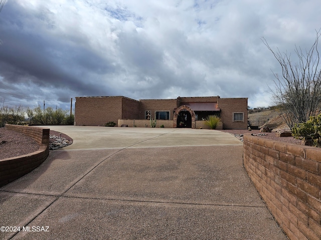 view of front of property