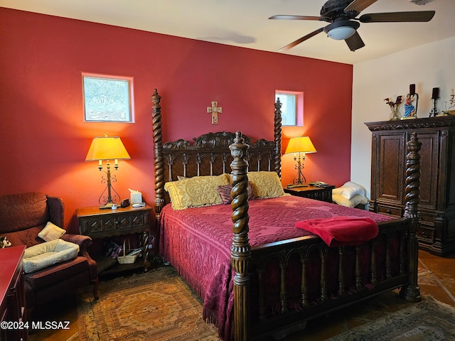 bedroom with ceiling fan