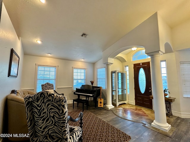 464 N 1st Ave, Thatcher, AZ 85552 - foyer featuring dark wood-type flooring and lofted ceiling