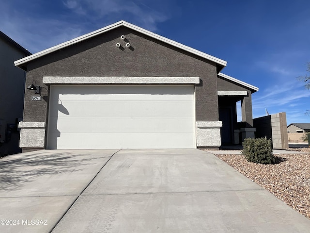 view of front of house featuring a garage