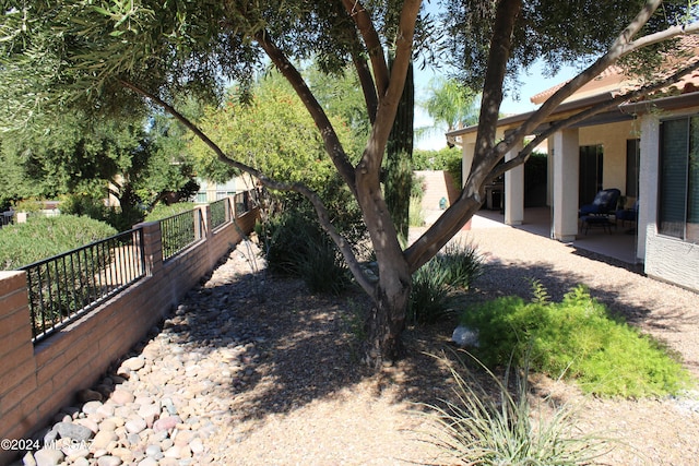 view of yard with a patio