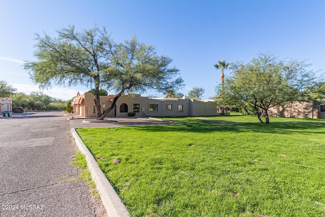 view of front of property with a front yard