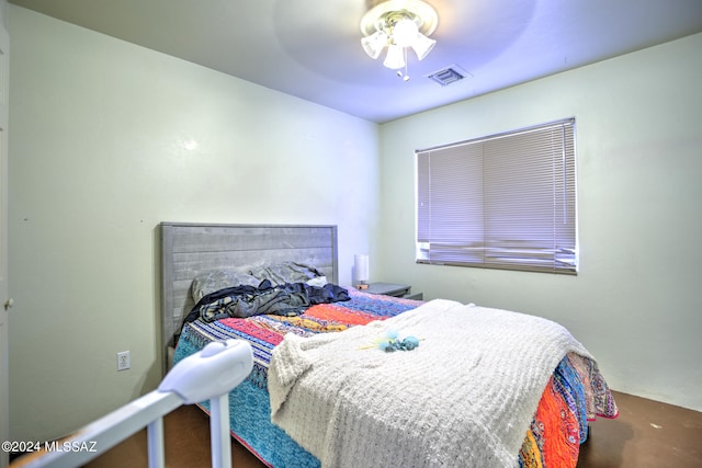 bedroom featuring ceiling fan