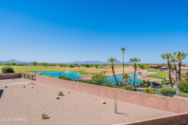 water view featuring a mountain view