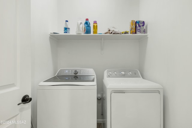 laundry area featuring washer and clothes dryer