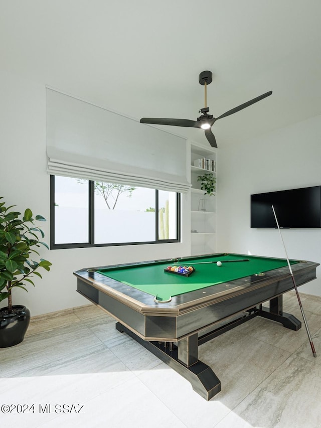 rec room with ceiling fan, built in features, and pool table