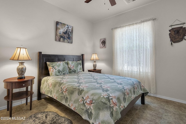 bedroom with ceiling fan