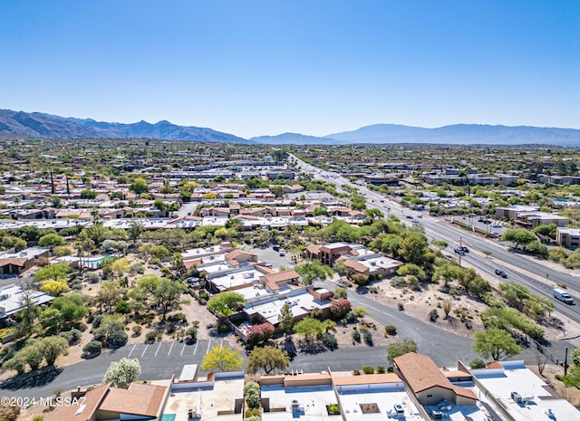 bird's eye view featuring a mountain view