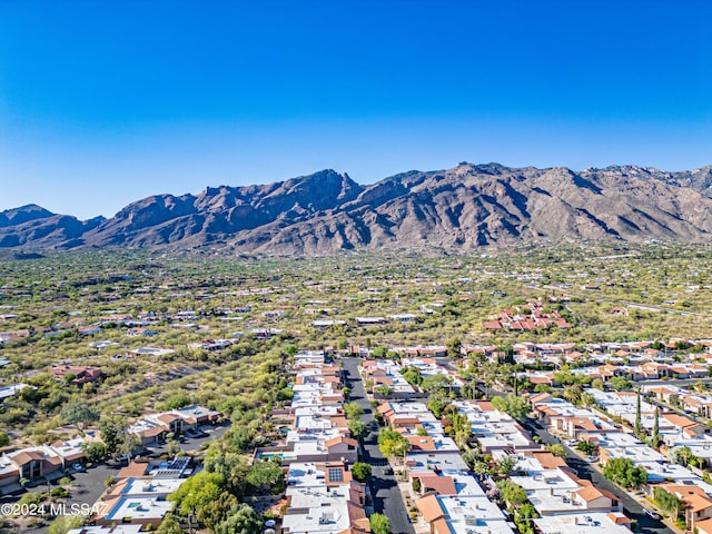 bird's eye view with a mountain view