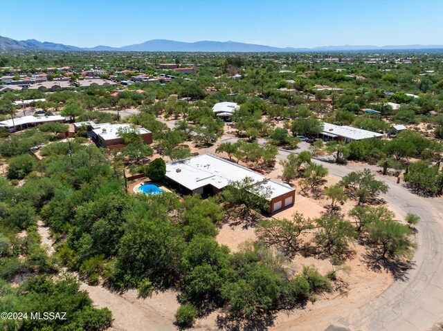 bird's eye view featuring a mountain view