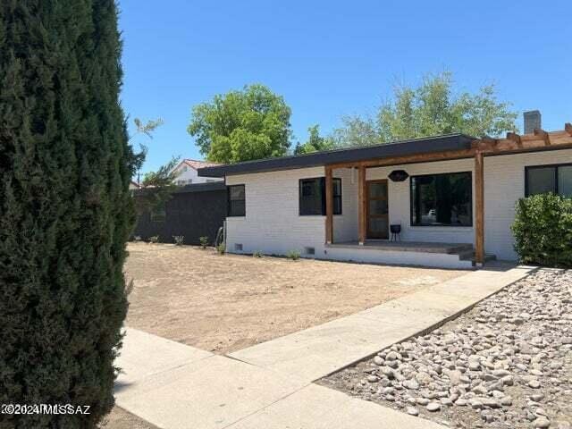 view of ranch-style house