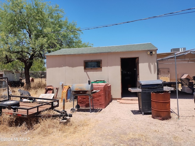 view of outbuilding