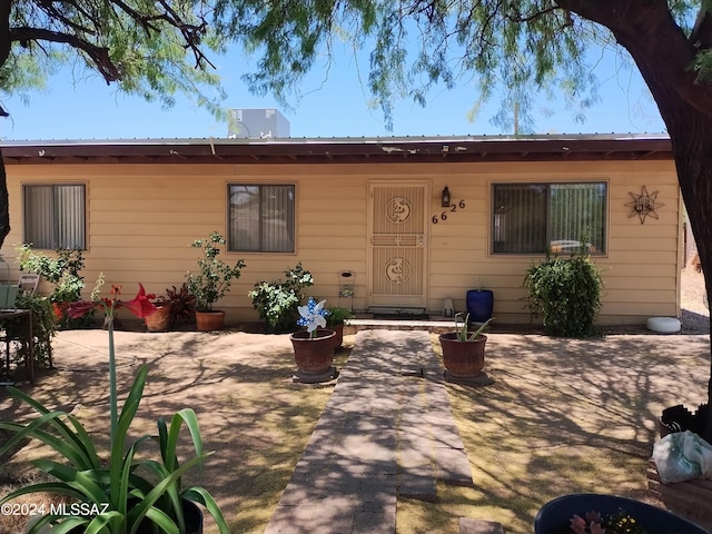 view of front of house featuring a patio area