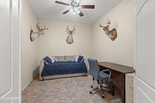 bedroom with ceiling fan