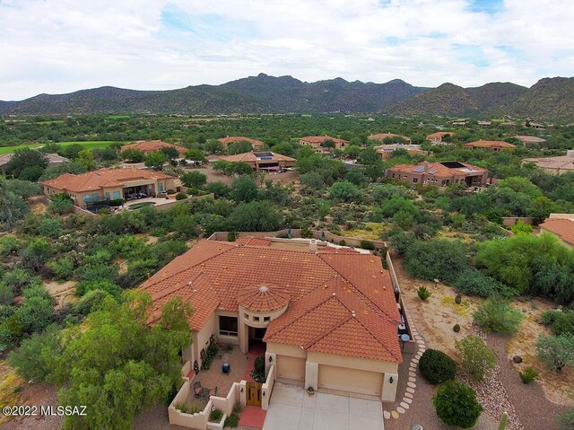 drone / aerial view featuring a mountain view