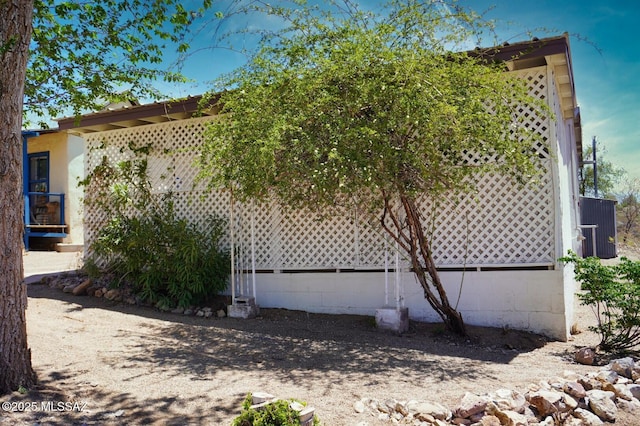 view of home's exterior