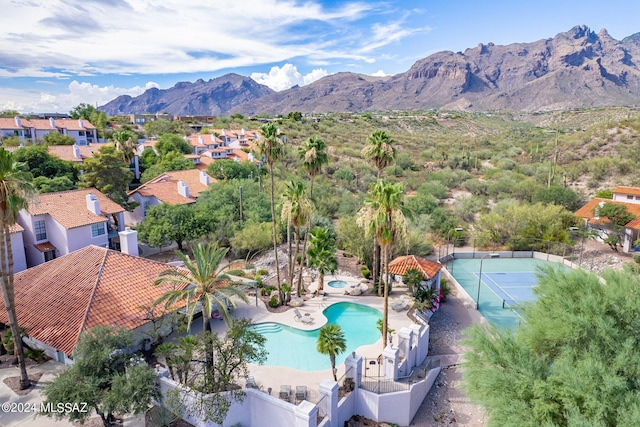 drone / aerial view featuring a mountain view