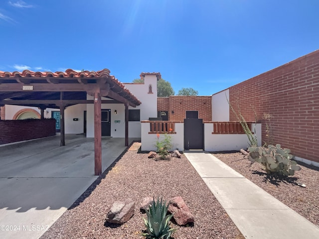 view of front of property