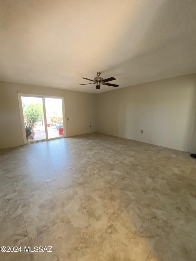 empty room with ceiling fan