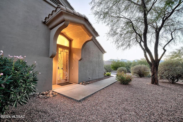 property entrance with a mountain view