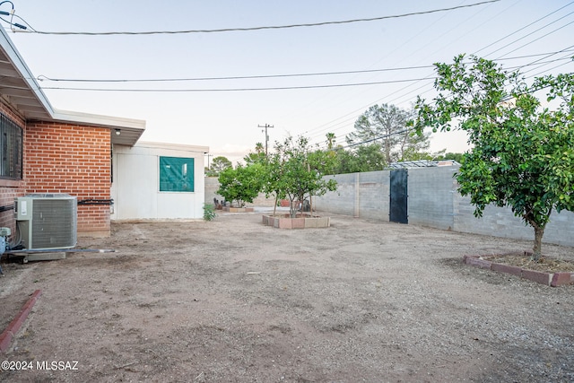 view of yard featuring cooling unit