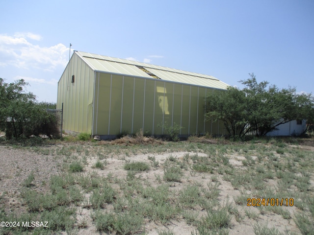 view of outdoor structure