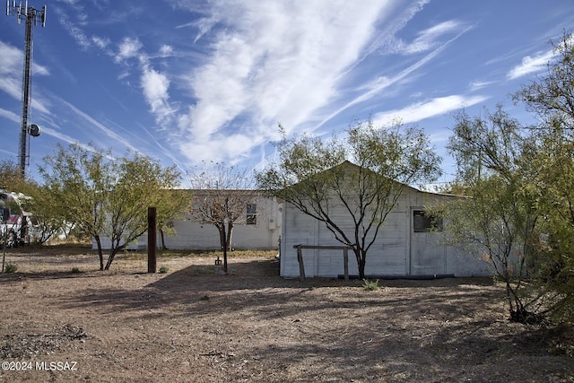 view of side of property