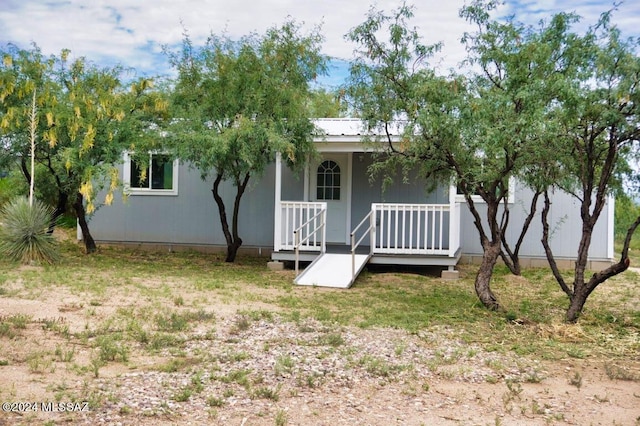 view of front of property