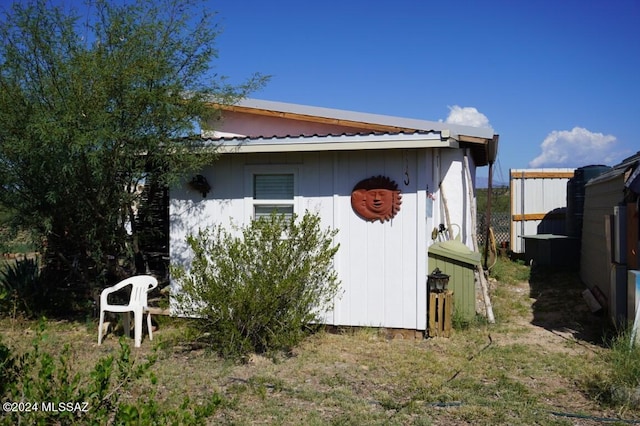 view of home's exterior