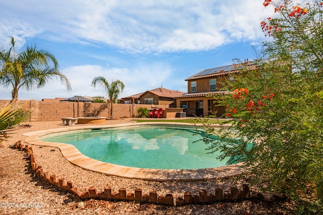 view of swimming pool