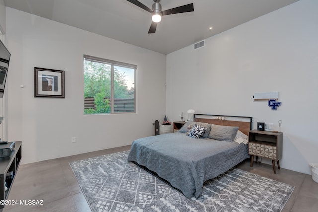 bedroom featuring ceiling fan