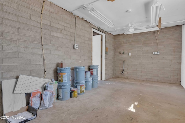 garage featuring a ceiling fan