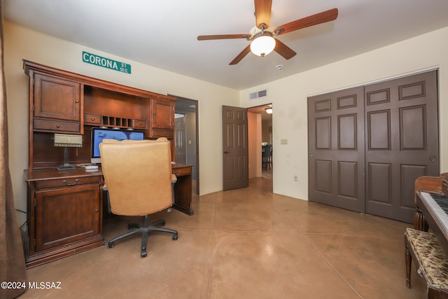 office area with ceiling fan