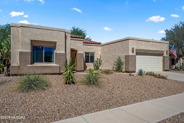 view of front facade featuring a garage