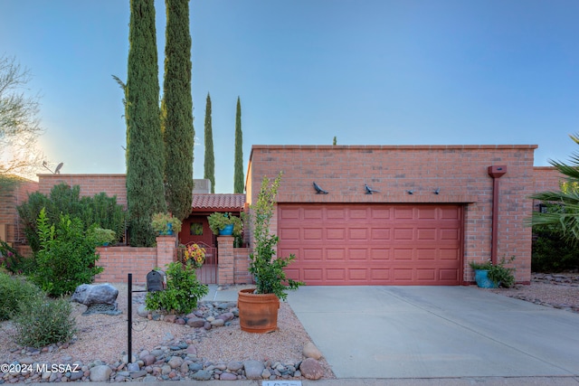 view of front facade with a garage