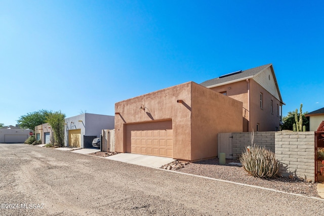 view of front facade featuring a garage