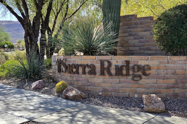 view of community / neighborhood sign