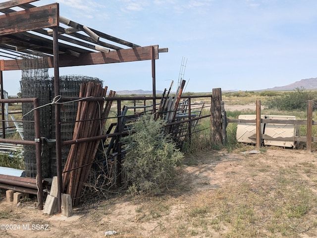 view of yard featuring a rural view