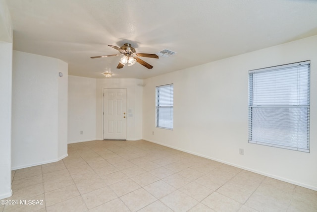 empty room with ceiling fan